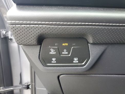 Certified 2024 Volkswagen Atlas SE w/ Panoramic Sunroof Package FWD image 28