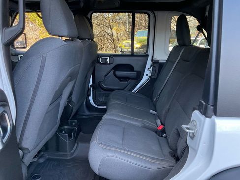 Used 2024 Jeep Wrangler Sport S image 27