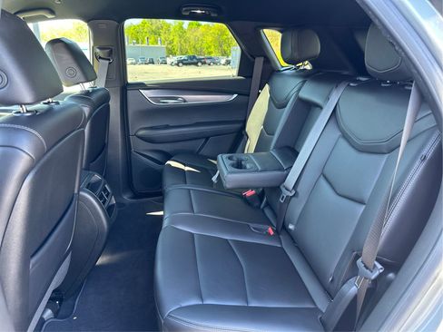 Certified 2024 Cadillac XT5 Luxury AWD/4WD image 10