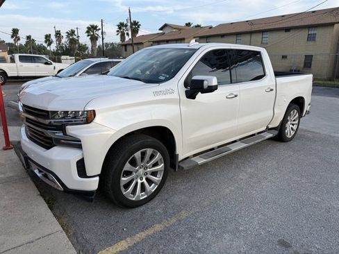 Used 2019 Chevrolet Silverado 1500 High Country w/ Technology Package image 2