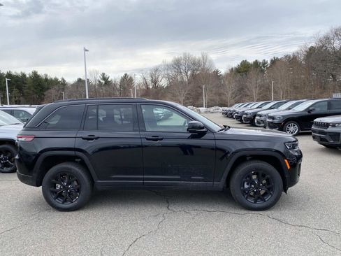 New 2026 Jeep Grand Cherokee Altitude AWD/4WD image 2
