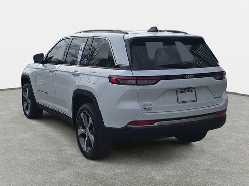 New 2026 Jeep Grand Cherokee Limited w/ Luxury Tech Group II AWD/4WD image 7