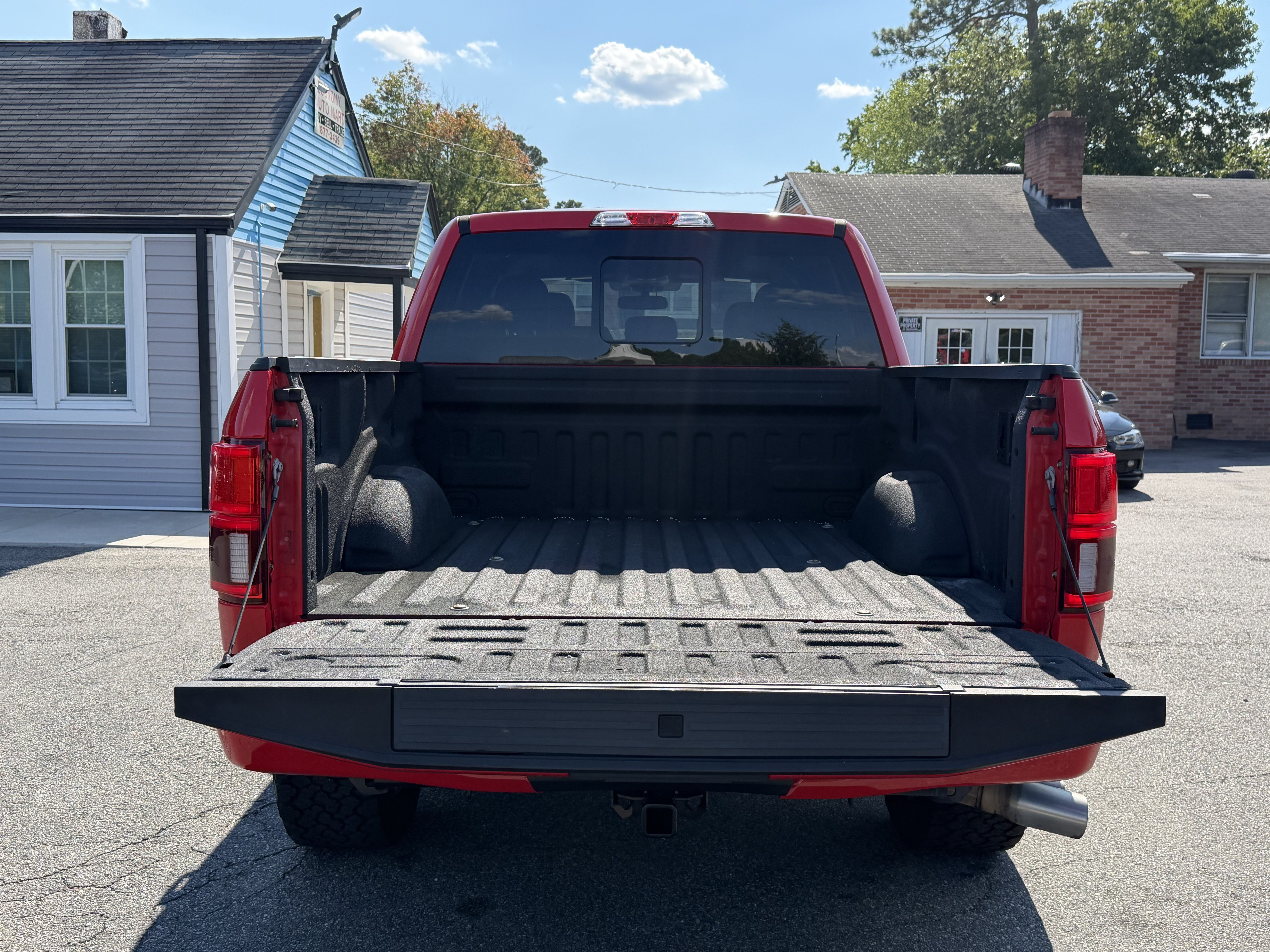 Used 2019 Ford F150 XLT w/ Equipment Group 302A Luxury AWD/4WD image 8