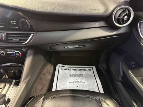 Used 2017 Alfa Romeo Giulia RWD image 19