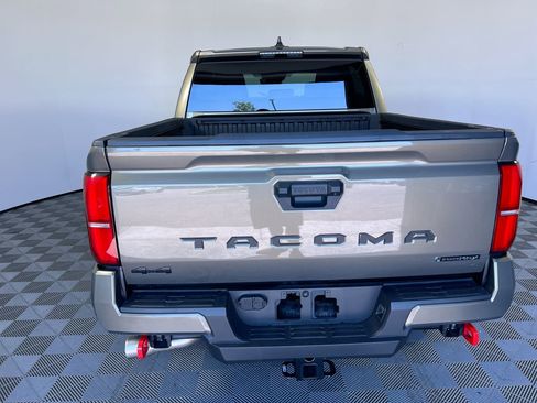 Used 2025 Toyota Tacoma TRD Off-Road AWD/4WD image 4