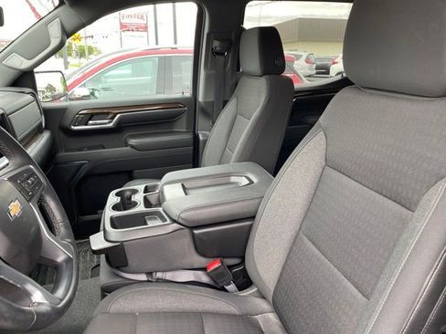 Used 2024 Chevrolet Silverado 1500 LT AWD/4WD image 9