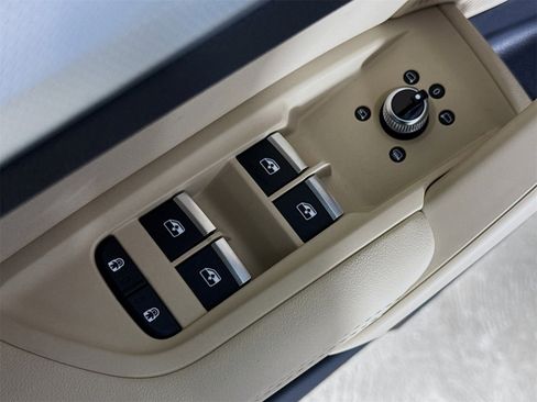 Certified 2025 Audi Q5 2.0T Premium Plus w/ Premium Plus Package image 18