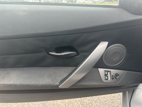 Used 2004 BMW Z4 2.5i image 16