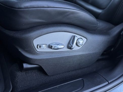 Certified 2022 Porsche Macan image 16