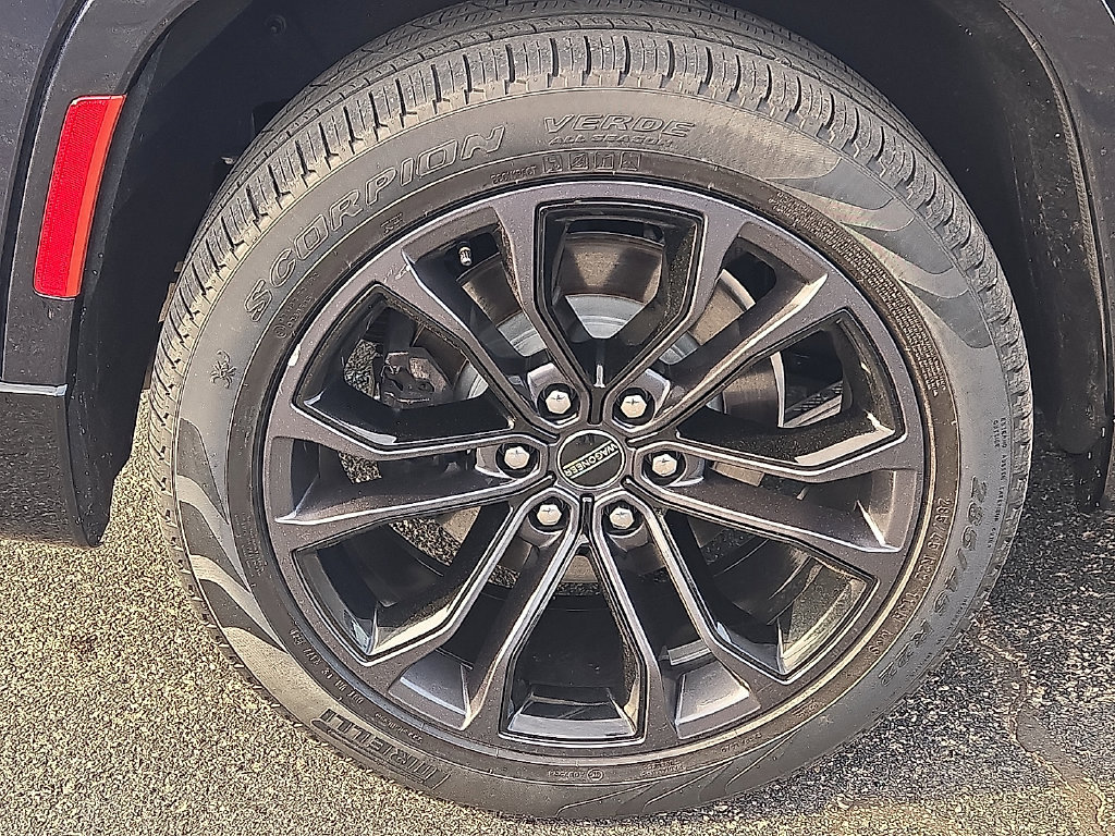 Used 2024 Jeep Grand Wagoneer Series II Obsidian w/ Quick Order Packagew 28T AWD/4WD image 7