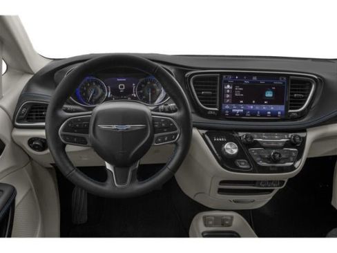 Used 2021 Chrysler Pacifica Touring w/ Cold Weather Group AWD/4WD image 7