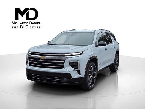 New 2026 Chevrolet Traverse High Country image 2