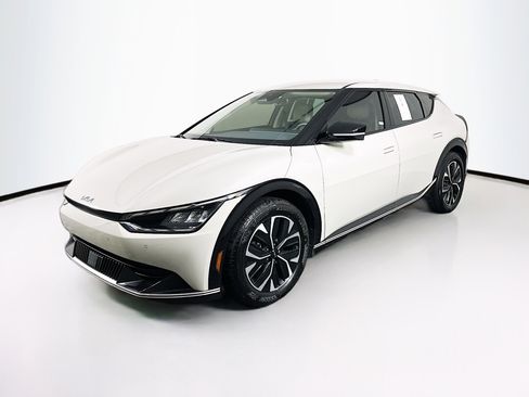 Used 2023 Kia EV6 Wind image 3