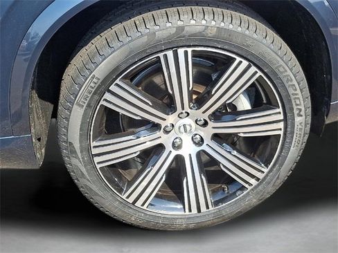 Certified 2022 Volvo XC90 T8 Inscription image 8