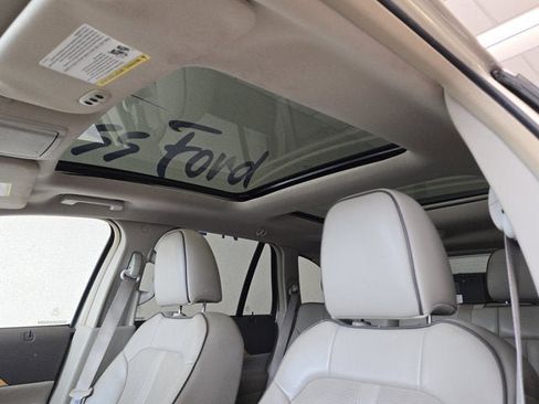 Used 2011 Lincoln MKX AWD w/ 102A Rapid Spec Order Code image 22