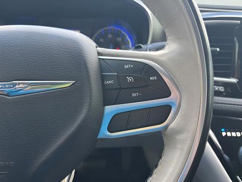 Used 2019 Chrysler Pacifica Limited FWD image 22