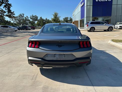 Used 2024 Ford Mustang EcoBoost image 5