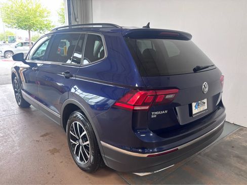 Used 2021 Volkswagen Tiguan SE w/ Panoramic Sunroof Package AWD/4WD image 3