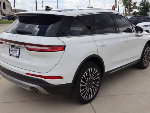 Used 2022 Lincoln Corsair Reserve w/ Equipment Group 201A AWD/4WD image 5