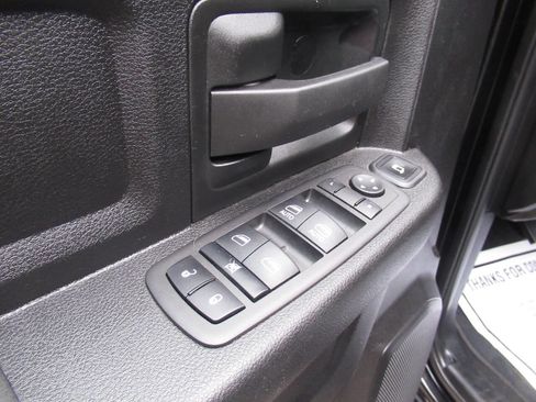 Used 2024 RAM 3500 Tradesman w/ Chrome Appearance Group image 21