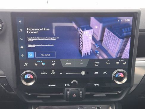 Used 2025 Lexus GX 550 AWD/4WD image 12