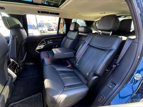 New 2025 Land Rover Range Rover Long Wheelbase SE image 12