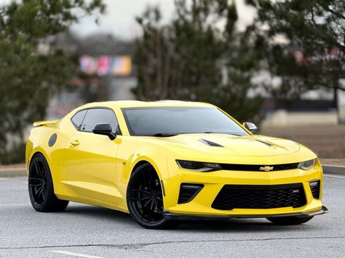 Used 2018 Chevrolet Camaro SS image 12