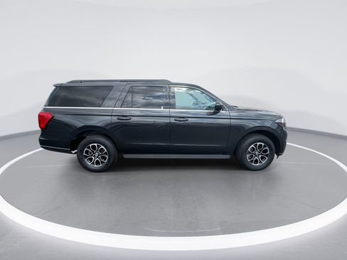 Used 2024 Ford Expedition Max XLT AWD/4WD image 9