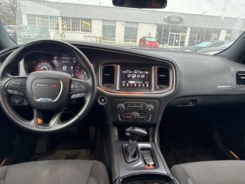 Used 2018 Dodge Charger SXT w/ Blacktop Package image 12