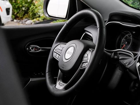 Used 2022 Jeep Cherokee Limited w/ Elite Package image 25