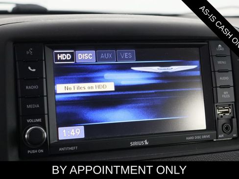 Used 2014 Chrysler Town & Country Touring FWD image 22