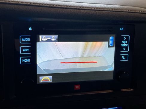 Used 2017 Toyota Sienna Limited Premium image 17