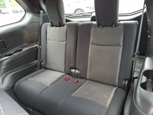 Used 2018 Nissan Pathfinder SV FWD image 6