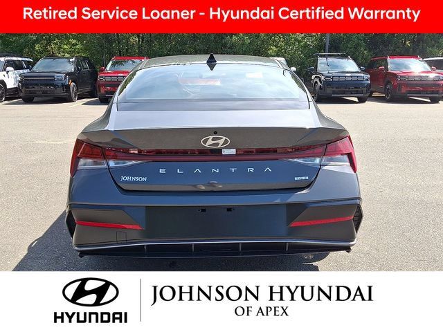Used 2025 Hyundai Elantra Limited w/ Cargo Package FWD image 24