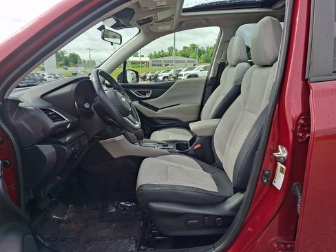 Used 2022 Subaru Forester Premium AWD/4WD image 13