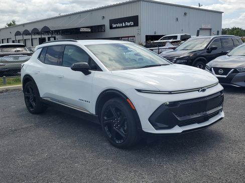 Used 2024 Chevrolet Equinox EV RS w/ Active Safety Package 3 image 3