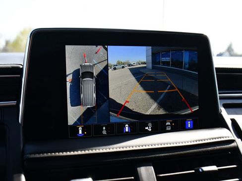 Used 2023 GMC Yukon SLT w/ SLT Premium Package AWD/4WD image 34