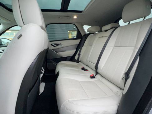 Used 2018 Land Rover Range Rover Velar R-Dynamic HSE image 23