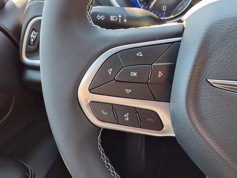 New 2026 Chrysler Pacifica Select FWD image 9