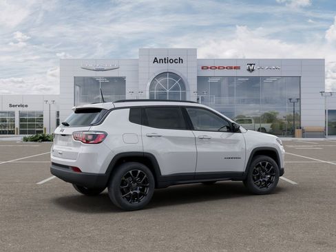 New 2026 Jeep Compass Latitude AWD/4WD image 7