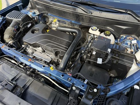 Used 2024 GMC Terrain SLE image 34