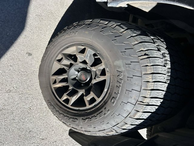Used 2019 Toyota 4Runner SR5 AWD/4WD image 10