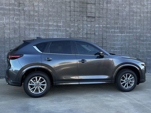 New 2025 MAZDA CX-5 AWD 2.5 S w/ Preferred Package image 3