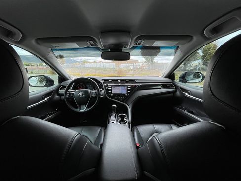 Used 2020 Toyota Camry XSE w/ Navigation Package FWD image 13