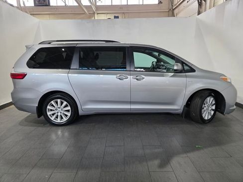 Used 2017 Toyota Sienna XLE w/ XLE Navigation Package image 6