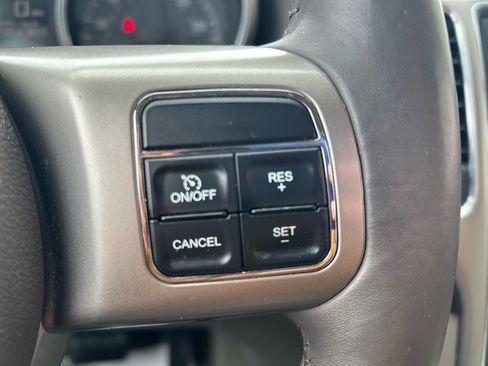 Used 2013 Jeep Grand Cherokee Laredo w/ Laredo E Group image 19