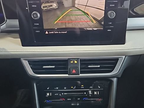 New 2026 Volkswagen Taos SE image 31