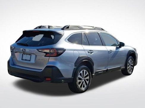 Used 2024 Subaru Outback Premium AWD/4WD image 6