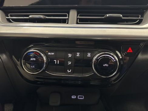 Used 2024 Chevrolet Trax LT image 17