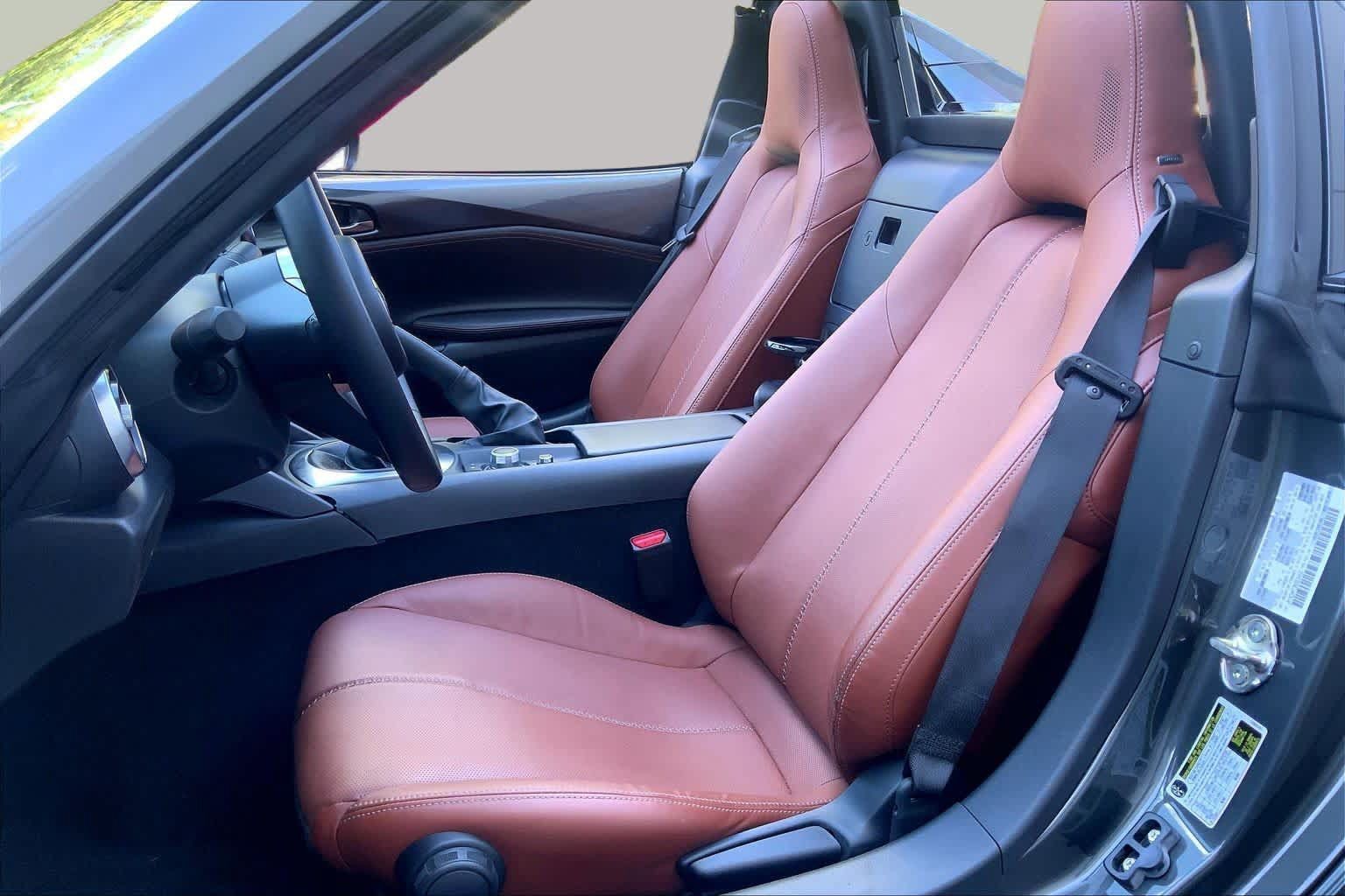 Used 2022 MAZDA MX-5 Miata RF Grand Touring RWD image 9